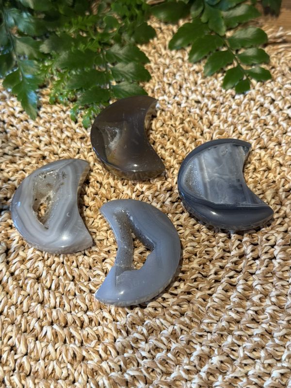 Agat måne med druzy