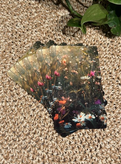 Hovedbilde Blomstene hvisker - Tarot/Orakel